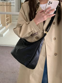 Alia-Classic Shoulder Bag